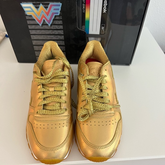 Wonder Woman 1984 Reebok Metallic Gold Sneakers, Unisex Size 7US - Picture 1 of 7